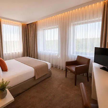 Hotel Guestified Grand Airport Düsseldorf 4*