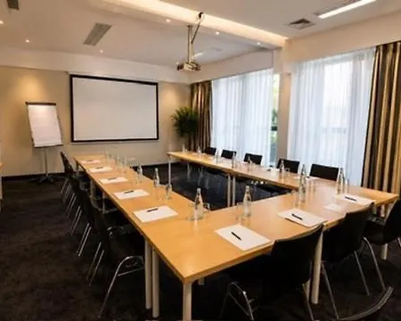 Guestified Grand Airport Duesseldorf Ratingen