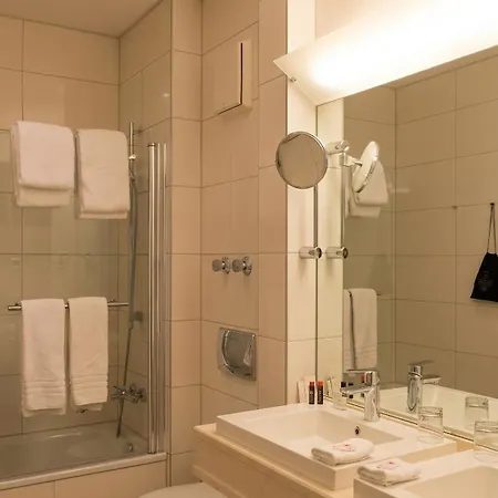 Guestified Grand Airport Duesseldorf Hotel